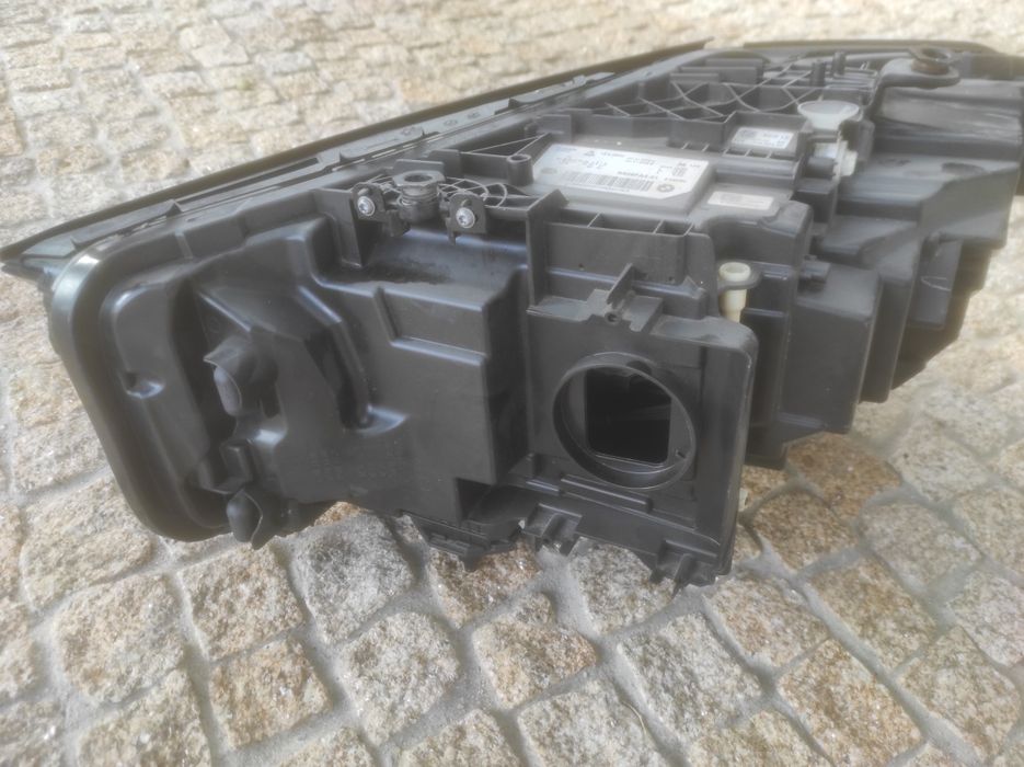 Farol direito BMW série 5 G30 G31 LCI Full led