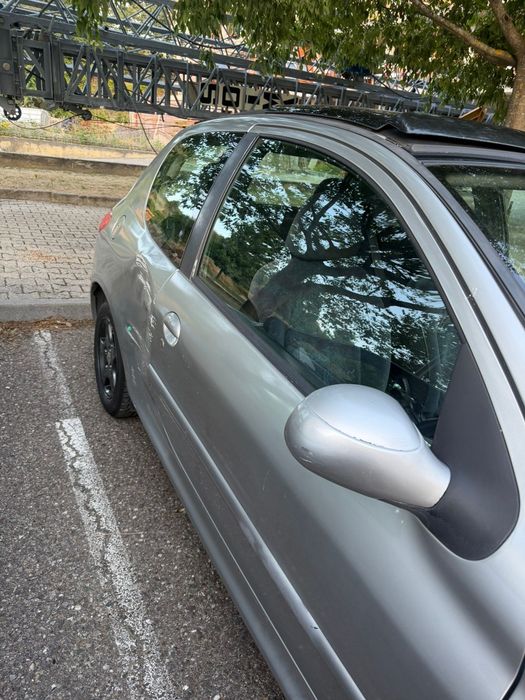 Peugeot 206 XR .