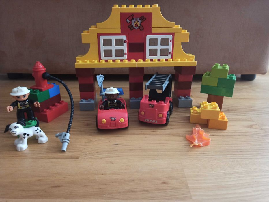 Kompletny zestaw LEGO Duplo 6138 Moja pierwsza remiza strażacka