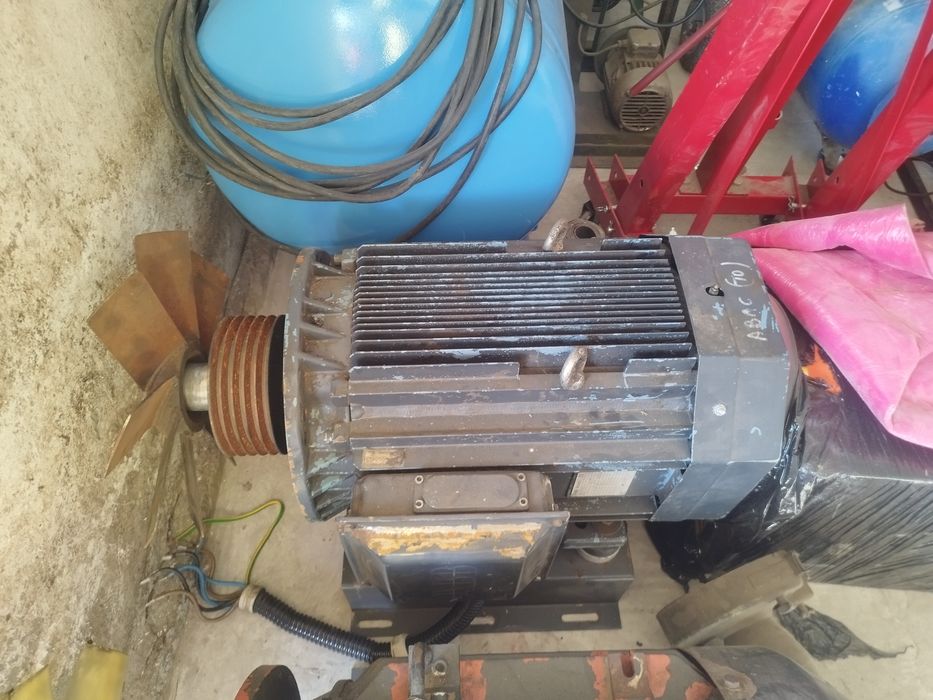 Sprzedam 2 silniki 45 kw