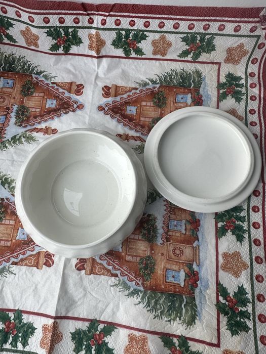 Набір порцелянового посуду з колекції Aynsley Little Sweetheart.