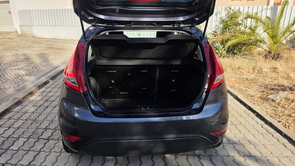 Ford fiesta 1.2  38 MIL kilometros REAiS