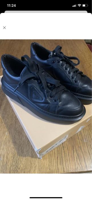 Шкіряні кросівки