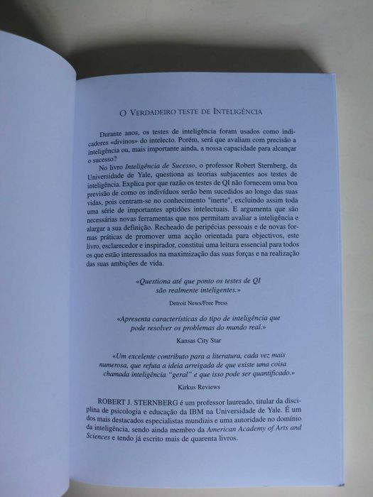 Inteligência de Sucesso
de Robert J. Sternberg