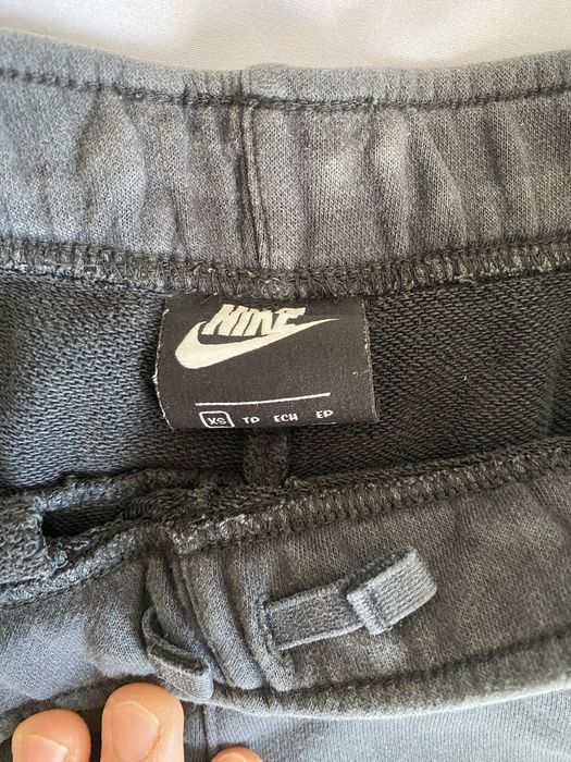 Шорти Nike з лампасами