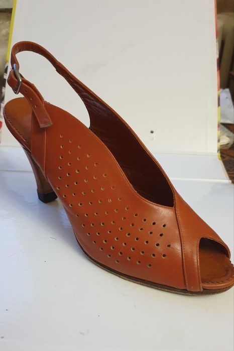 Шкіряні теракотові босоніжки р. 39 Вживані