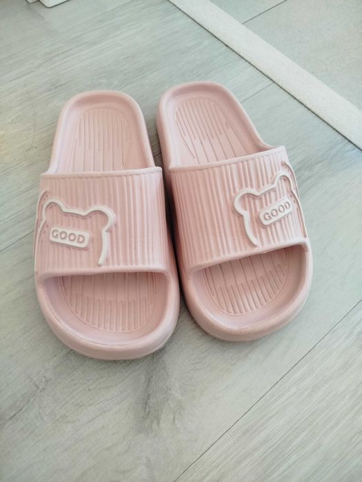 Tenis  branco 32 menina ótimo estado-oferta chinelos