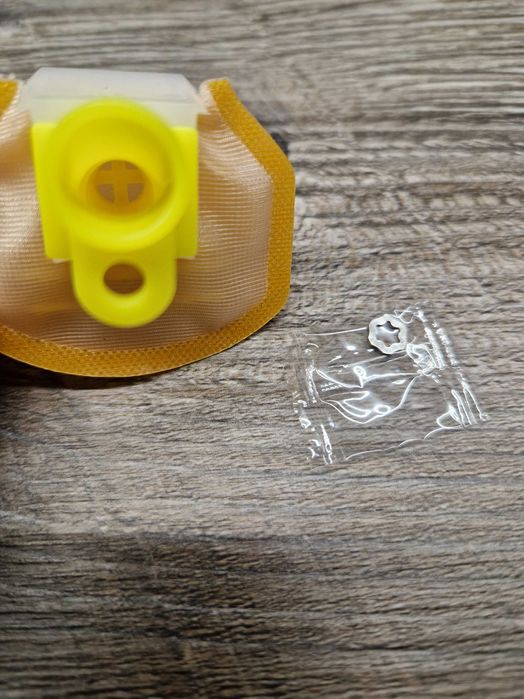 Фільтр паливного насосу мотоцикла SUZUKI