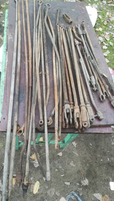 Кулисы Уаз,помпы Газ21,24,корпуса,площадки,курицы,рычаги,шкивы,тяги.