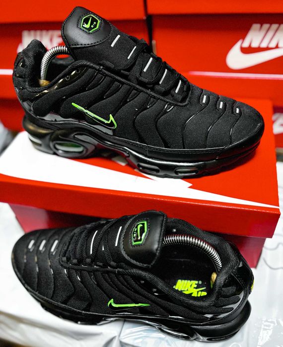 (2221) Кросівки Nike Air Max TN Plus чорні з зеленим (41-45) найк