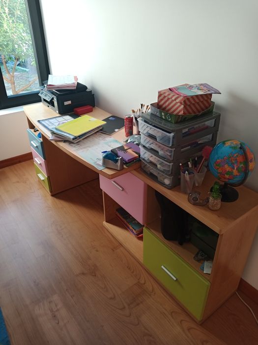 Secretária de criança