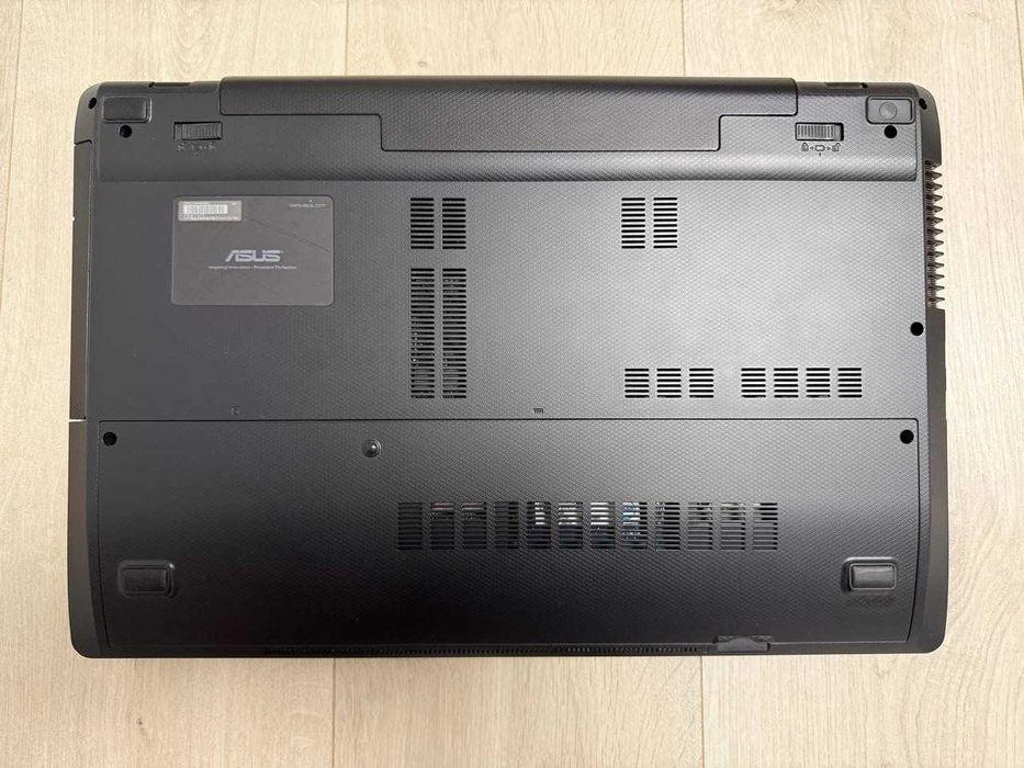 Asus X75VB 17.3"/Core i5-3230M/8 GB DDR3/GeForce GT 740M 2 GB
