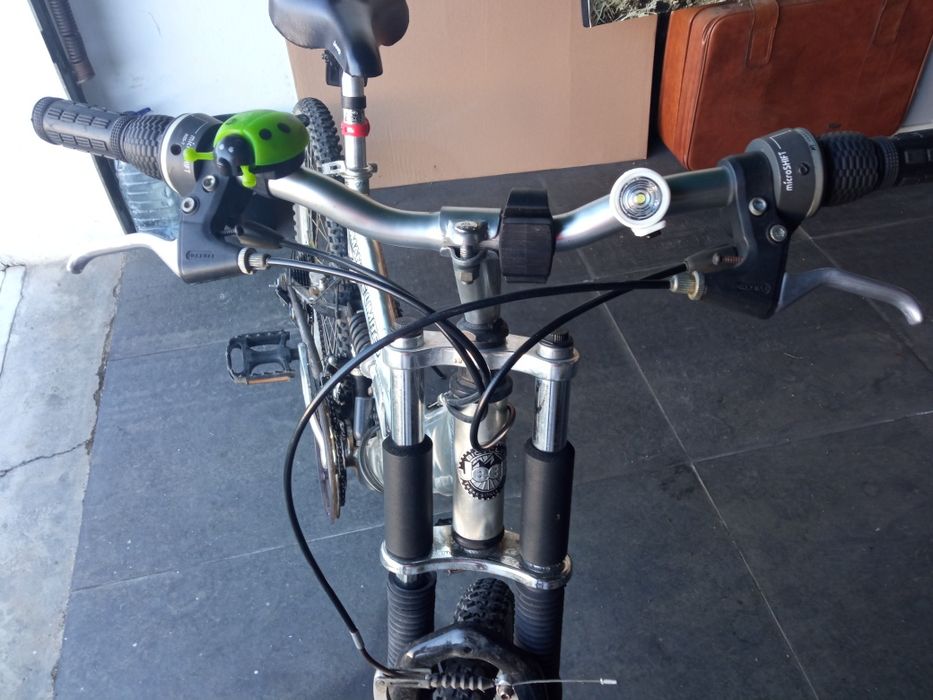 Bicicleta marca JEEP