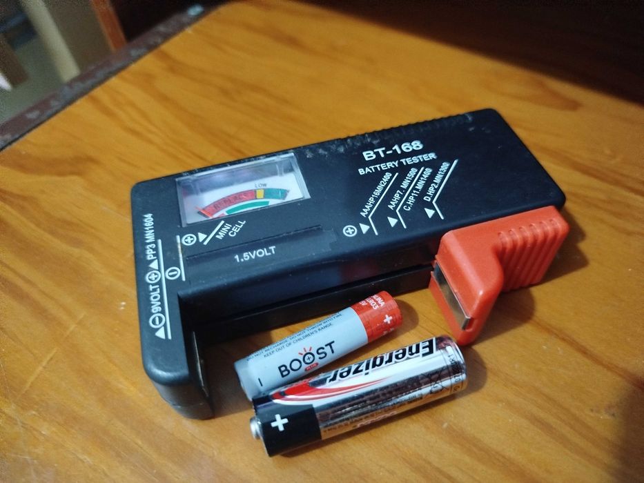 Medidor de carga das pilhas, compatível com vários formatos de pilhas