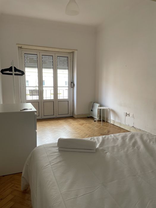 Quarto casal s/caução Benfica