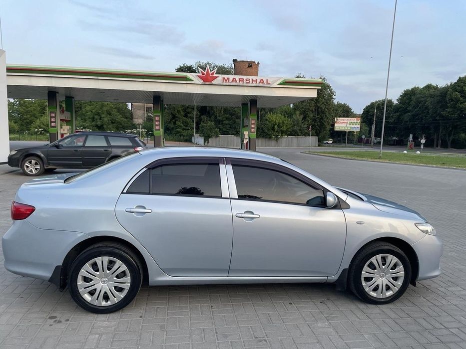 Продам автомобіль Toyota Corolla