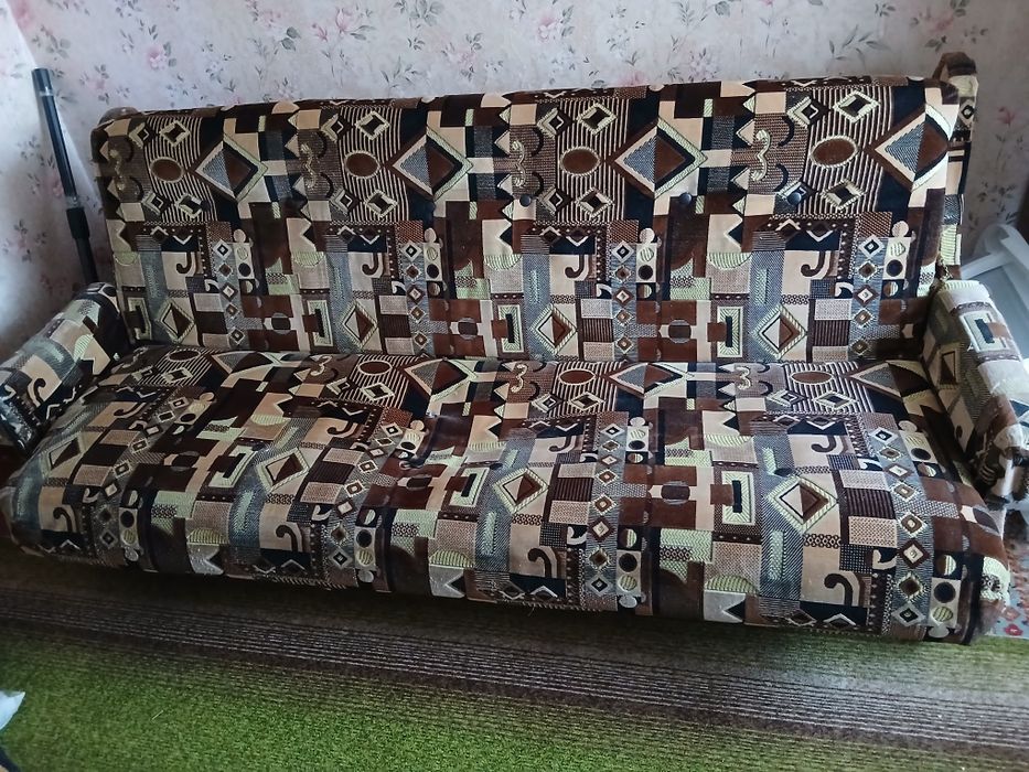 продам диван б/у