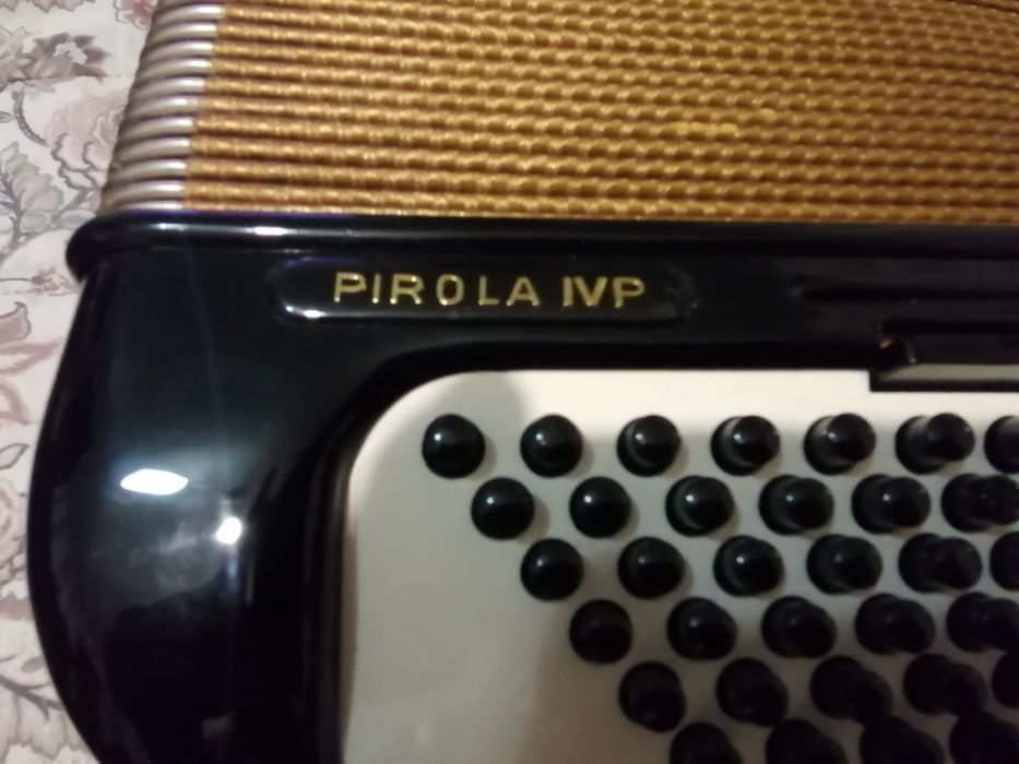 Hohner Pirola IVP 120 basów