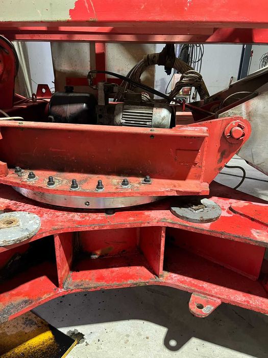 Grua automontante 25m