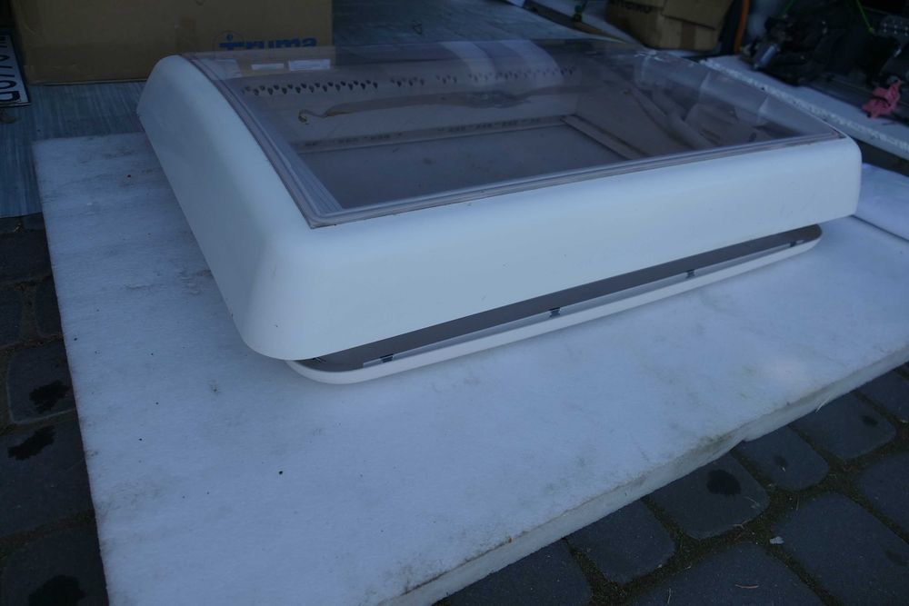 Okno dachowe Midi Heki Dometic 70x50