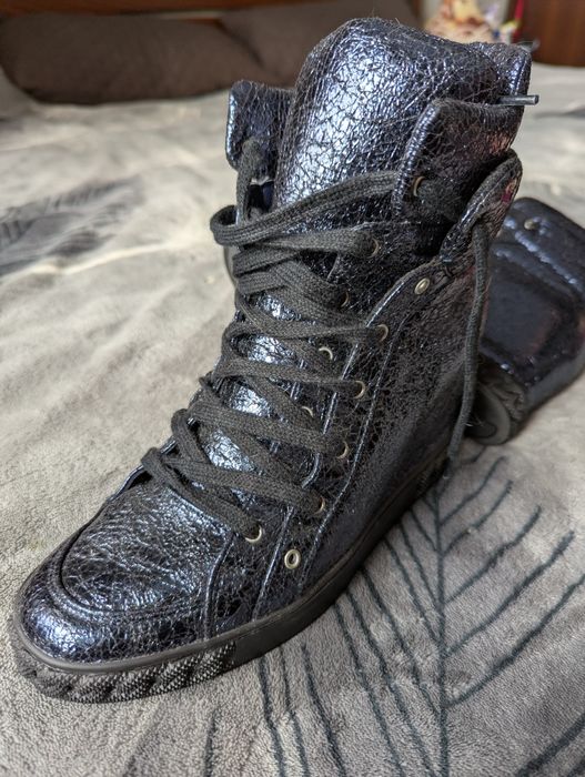 Продам черевики жіночі Casadei