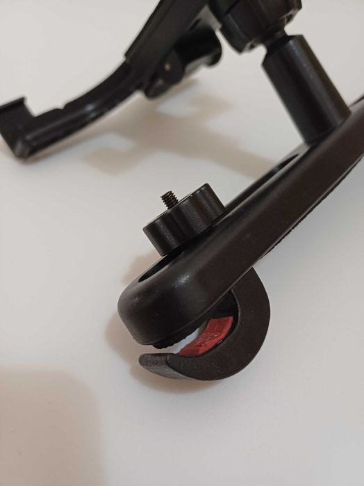 Suporte para tablet na cadeira do carro