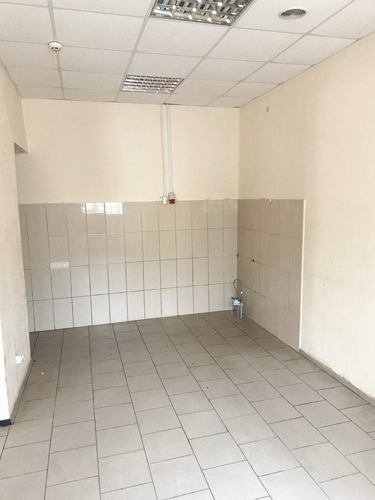 Продаж приміщення в Крюкові біля зупинки
