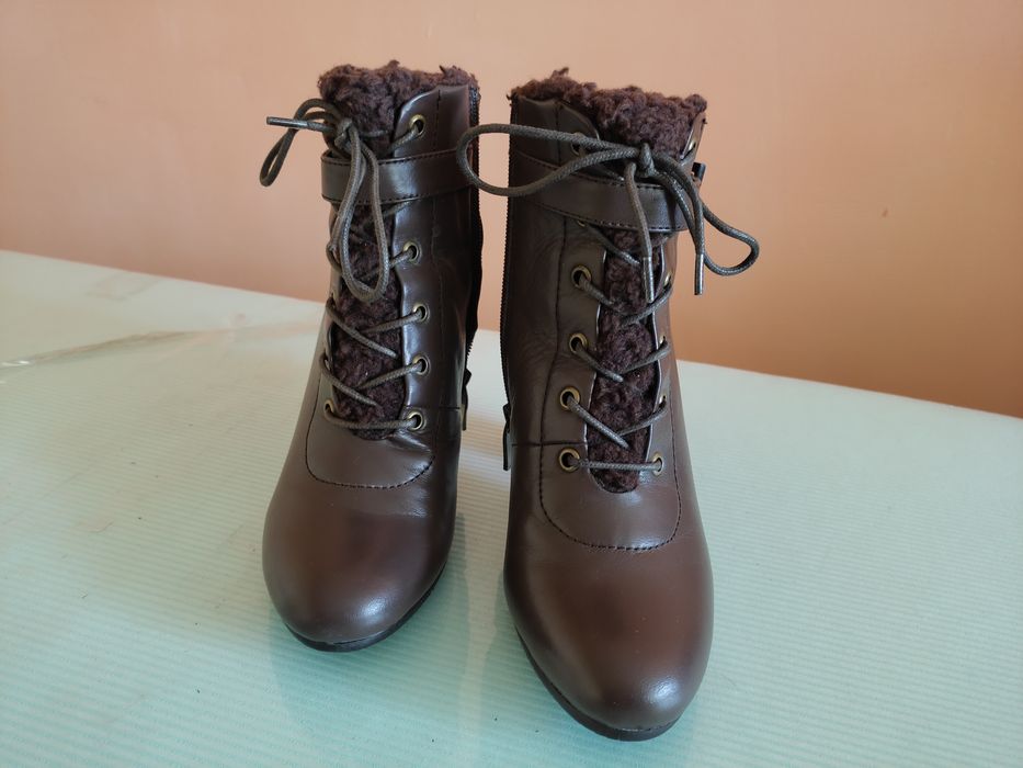 Стильные тёплые женские ботильоны , размер38  24см-24,5см