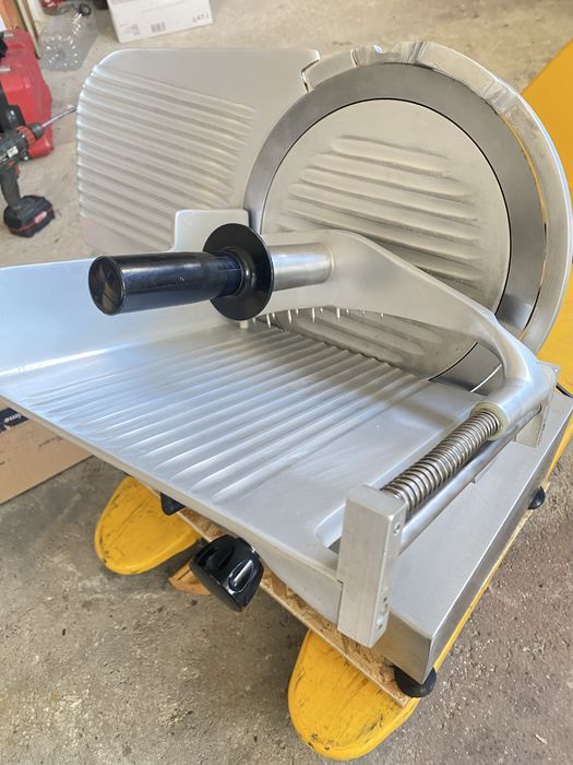 Fiambreira elétrica profissional T2 Group – em bom estado