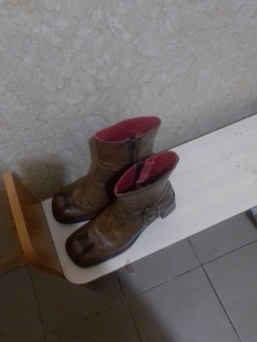 Женские кожаные ботинки