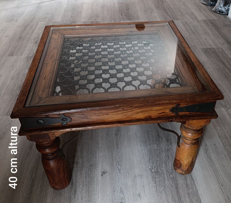 Mesa de apoio rústica , em madeira exótica maciça e ferro forjado