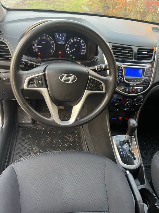 Hyundai accent 2013 год 1.4 бензин автомат