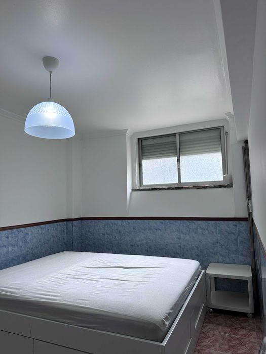 Quarto para alugar cacem , casal e solteiro