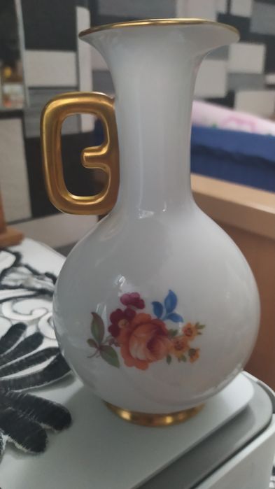 Flakonik porcelanowy