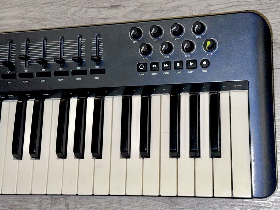 Міді клавіатура M-audio Oxygen 49