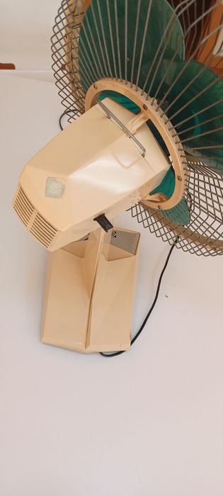 Ventoinha vintage anos setenta. Liga mas não funciona.