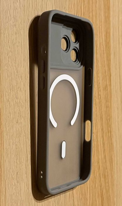 Etui iPhone 17 Pro Max MagSafe z osłoną aparatu półprzezroczyste szare