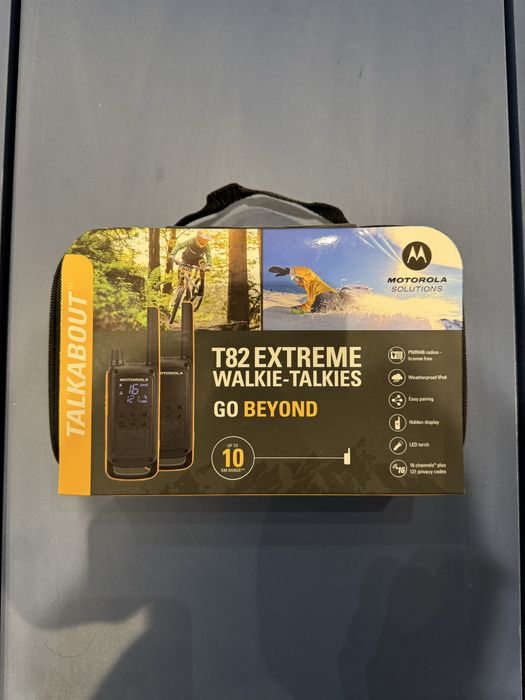 Рації Motorola T82 Extreme Walkie Talkies (комплект GO BEYOND)