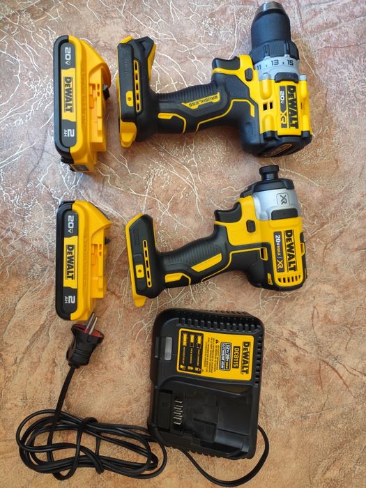 Набір шуруповертів DEWALT DCK248D2 20V MAX