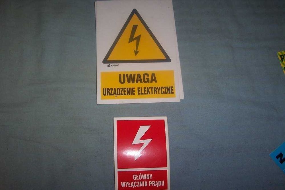 Znaki ewakuacyjne BHP naklejki +gratisy Wyprzedaż