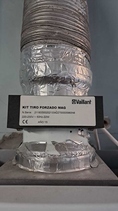 Caldeira Vaillant atmoTEC Pro 24kW — Bom Estado, c/ Kit Exaustão