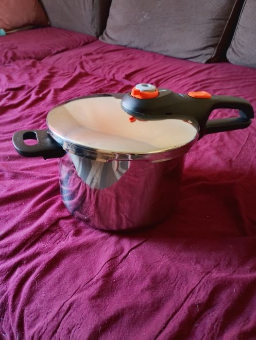 Sprzedam szybkowar Tefal