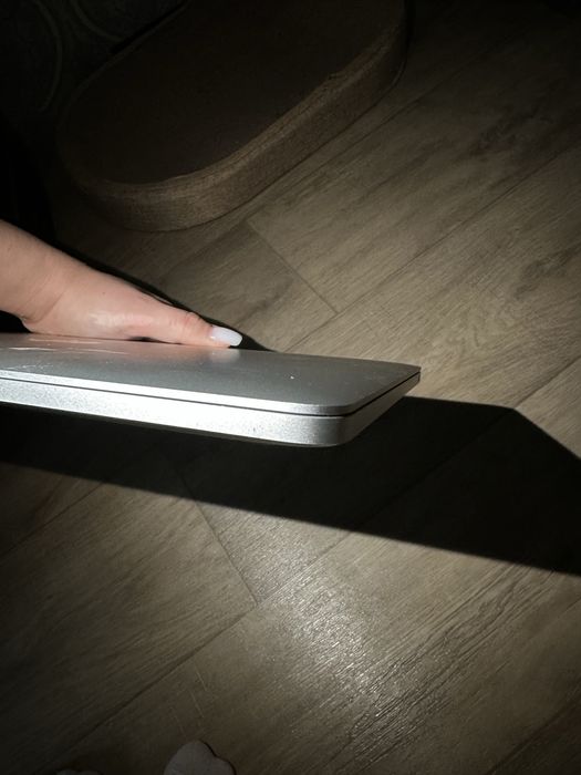 Продам MacBook Pro 2020 512gb