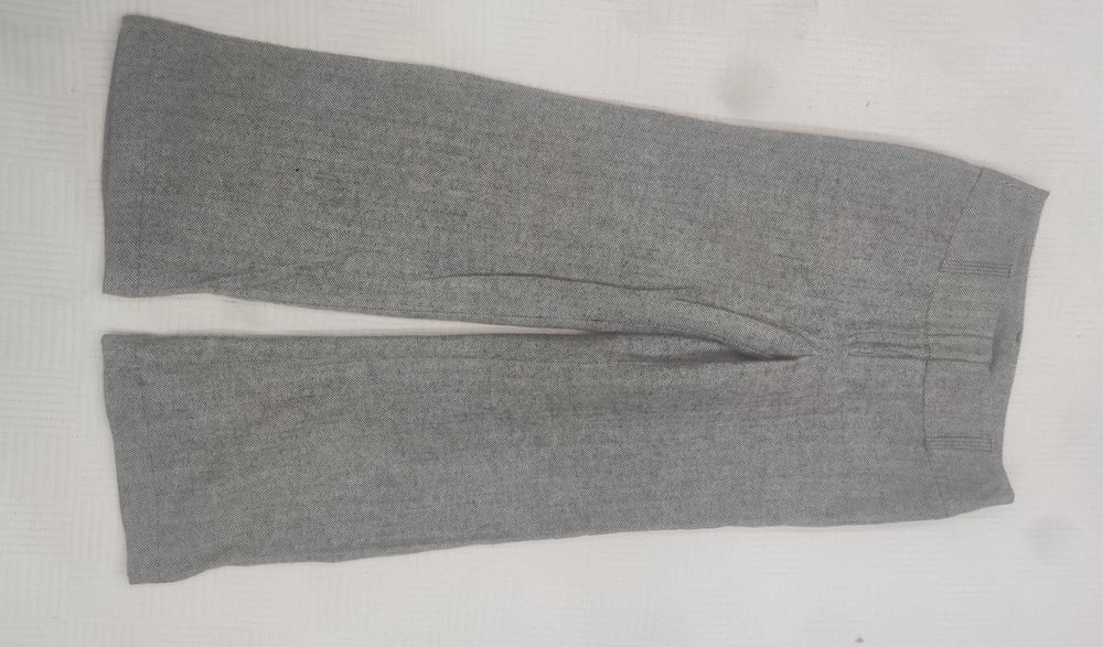 Eleganckie szare spodnie w tzw. "jodełkę" rozm. 34