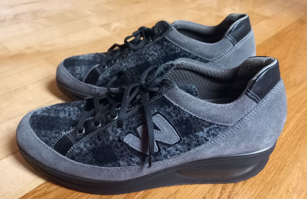 Buty skórzane platforma szare cekiny Melluso Walk Eu 40