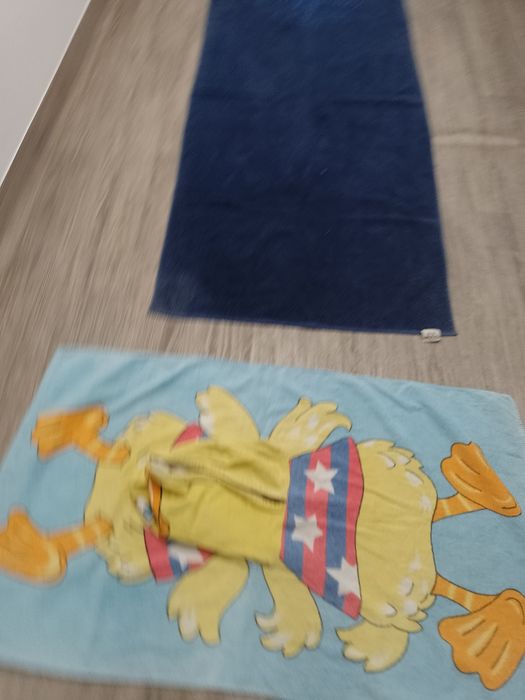 Sprzedam dwa ręczniki za 10 zł.