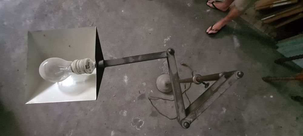 Candeeiro de pé vintage