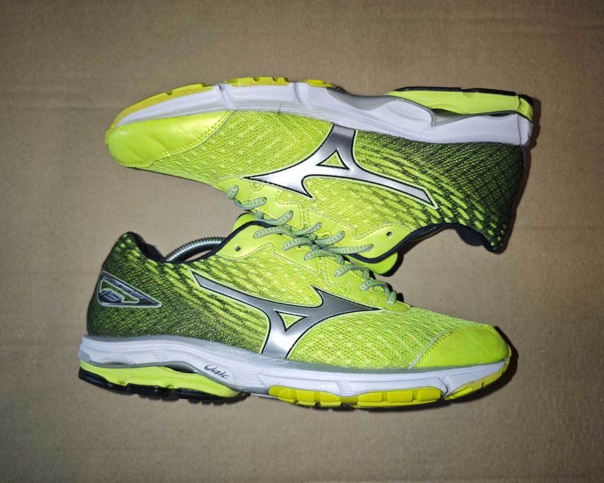 Оригінальні Кросівки Mizuno Wave Rider 19