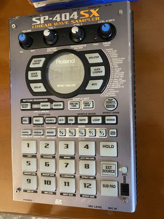 Sampler Roland SP-404SX