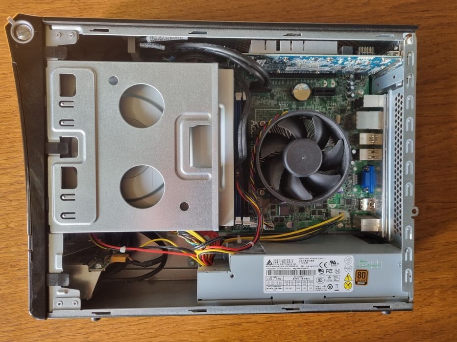 Komputer stacjonarny Acer Aspire X3995 i3 Radeon 6GB RAM 1TB dysk